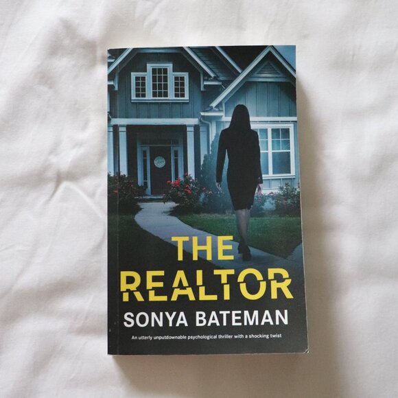 The Realtor by Sonya Bateman | Psychological Thriller | Fiction | Paperback - Picture 1 of 3